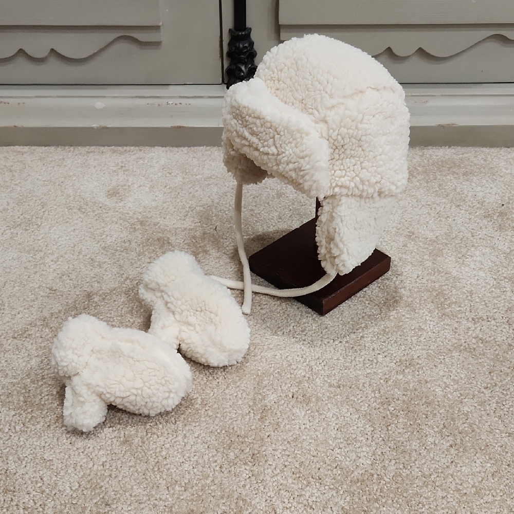 H&M Cozy Cream Sherpa Aviator Hat with Matching Mittens Size 12 - 18 Months NWOT